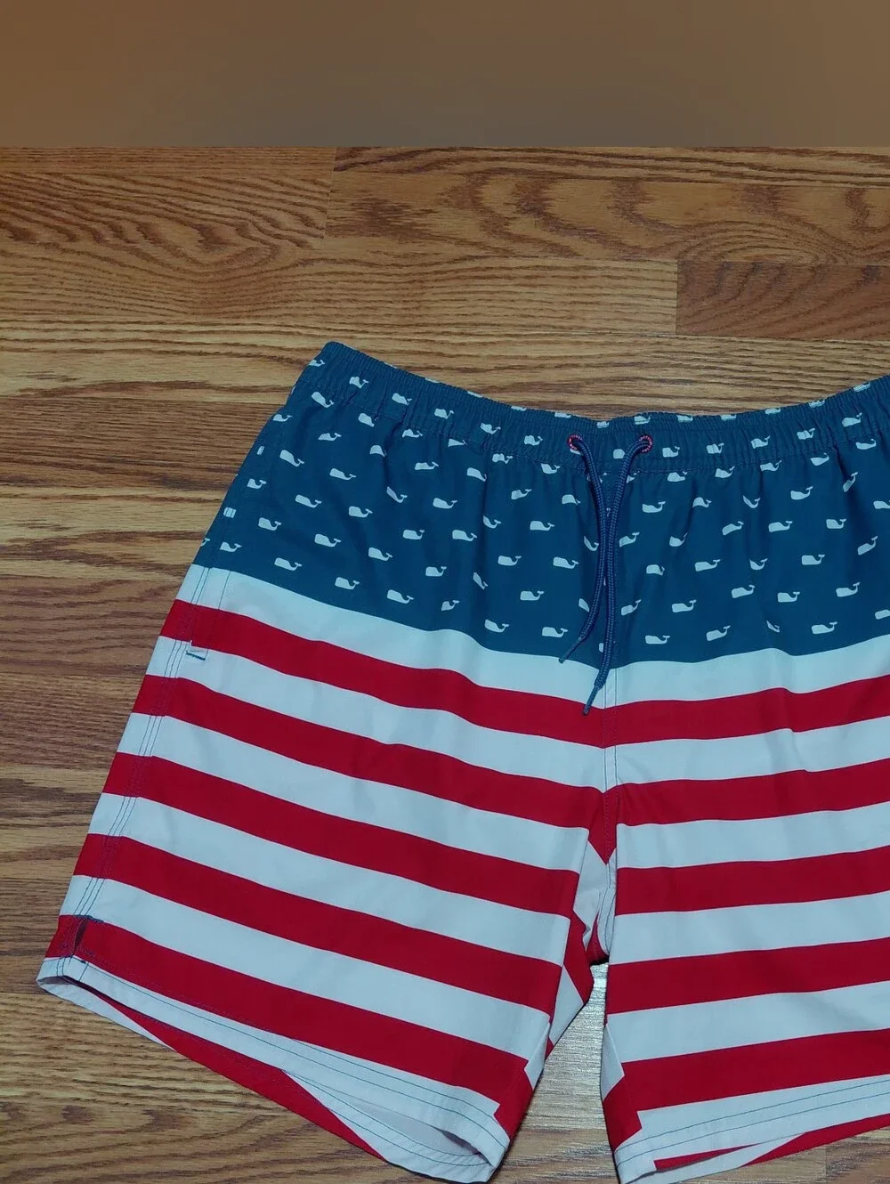 Vineyard Vines American Patriotic Swim Shorts Men Sz M Blue Red Logo Swim Trunks